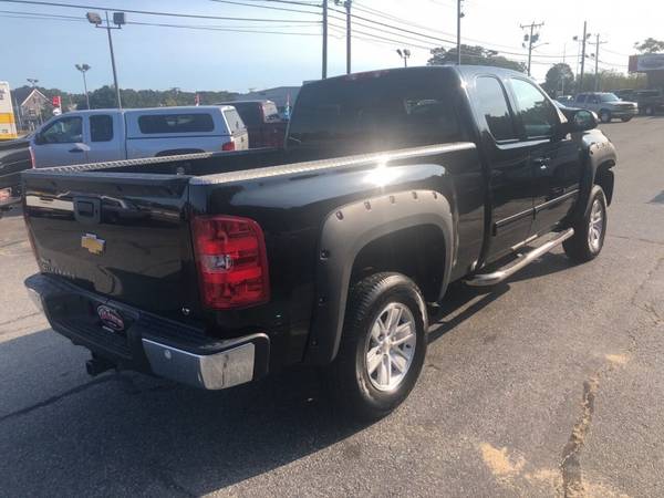 2011 Chevrolet Silverado 1500 LT 4x4 4dr Extended Cab 6.5 ft. SB < for sale in Hyannis, RI – photo 5