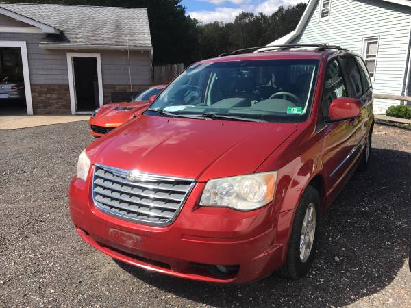 2010 Chrysler Town and Country Minivan for sale in Williamstown, NJ