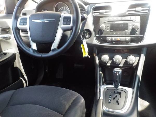 2013 Chrysler 200 Touring - - by dealer - vehicle for sale in Groveport, OH – photo 18