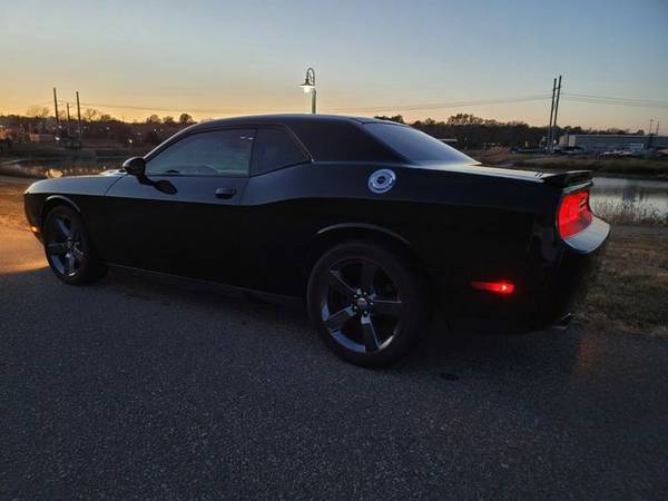 2014 Dodge Challenger - Financing Available! - cars & trucks - by... for sale in Fort Riley, KS – photo 13