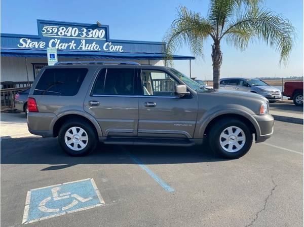 2004 Lincoln Navigator**Loaded**Low Miles**4x4** - cars & trucks -... for sale in Fresno, CA – photo 2