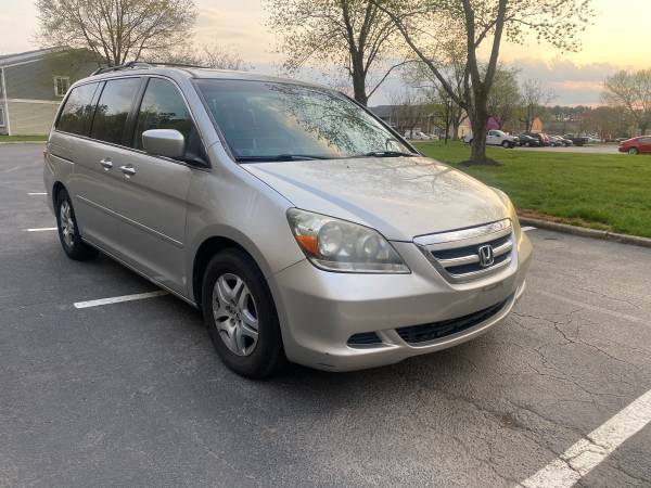 2006 Honda Odyssey sunroof leather - - by dealer for sale in Laurel, District Of Columbia – photo 3
