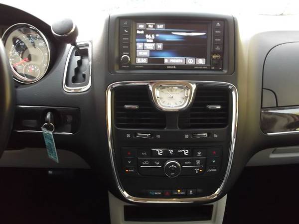 2014 Chrysler Town & Country Touring, Camera, DVD, Power Doors/Hatch!! for sale in Sanford, NC – photo 20