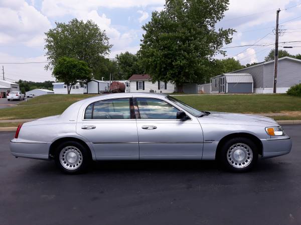 2002 Lincoln Town Car - cars & trucks - by dealer - vehicle... for sale in Bloomington, IN – photo 22