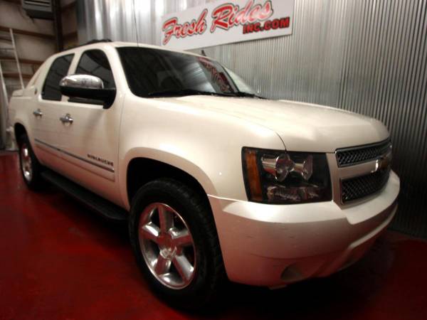 2013 Chevrolet Chevy Avalanche 4WD Crew Cab LTZ - GET APPROVED! for sale in Evans, CO – photo 5
