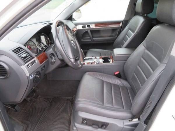 2009 VW Touareg TDI Diesel 4WD... 95,000 Miles... $9,900 New Tires -... for sale in Waterloo, IA – photo 12