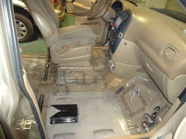 2003 Dodge Caravan Presidential Wheelchair Handicap Conversion Van for sale in El Paso, TX – photo 11