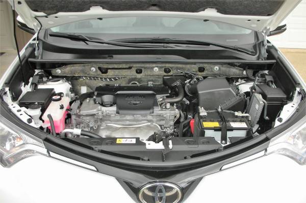 2017 Toyota RAV4 XLE AWD- Safety Sense, Sunroof, Power Liftgate for sale in Vinton, IA 52349, IA – photo 23