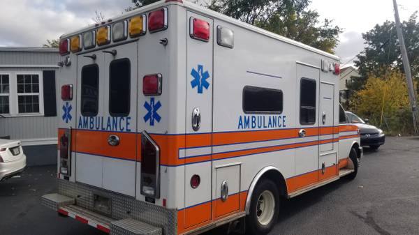 2010 Chevrolet 4500 Ambulance Duramax - cars & trucks - by dealer -... for sale in Worcester, OH – photo 7