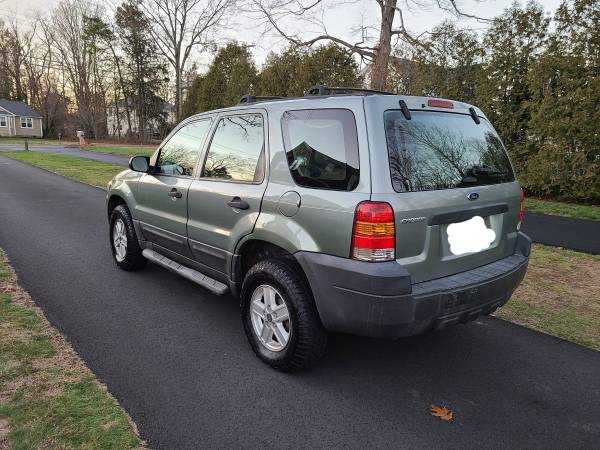2006 Ford Escape 4cyl 4X4 Low Miles!! **120K** - cars & trucks - by... for sale in North Haven, CT – photo 3
