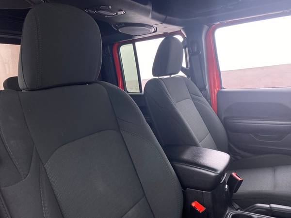 2020 Jeep Gladiator Sport S Pickup 4D 5 ft pickup Red - FINANCE... for sale in Arlington, District Of Columbia – photo 18