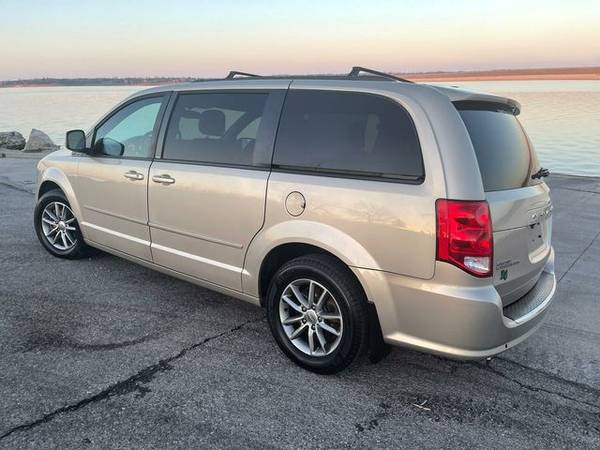 2014 Dodge Grand Caravan - Financing Available! - cars & trucks - by... for sale in Junction City, KS – photo 9