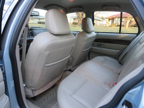 2010 Mercury Grand Marquis LS Ultimate Edition-29,000 MILES! NEW... for sale in West Allis, WI – photo 10