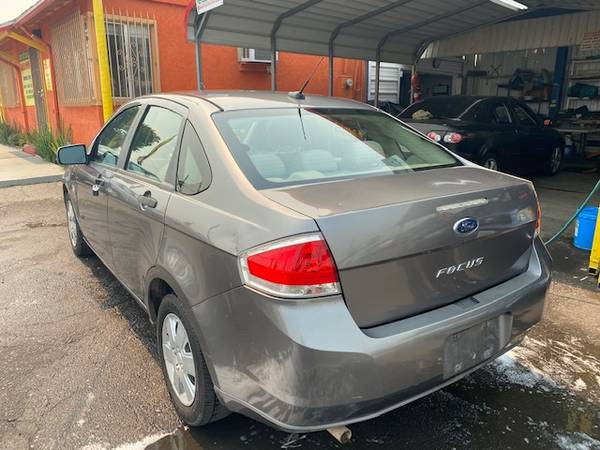 2010 FORD FOCUS, 4DR (GRAY) GAS SAVER!! - cars & trucks - by dealer... for sale in Modesto, CA – photo 5