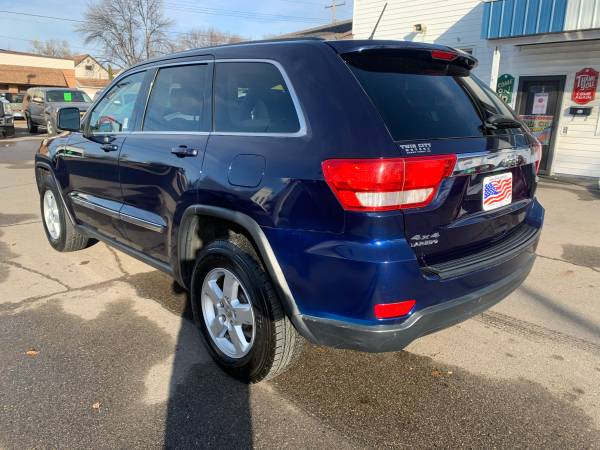 ★★★ 2013 Jeep Grand Cherokee Laredo 4x4 / ONLY 87k Miles! ★★★ - cars... for sale in Grand Forks, ND – photo 8
