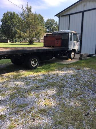 1990 UD 1800 flatbed for sale in Memphis, TN – photo 2