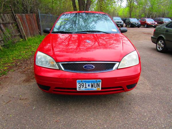 2007 Ford Focus 4dr Sdn SE - - by dealer - vehicle for sale in Lino Lakes, MN – photo 2