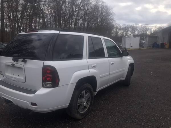 A NICE CHEV.TRAIL BLAZER 2008 WITH 197K--NO LEAKS- NO ENGI. LIGHTS-... for sale in New London, CT – photo 5