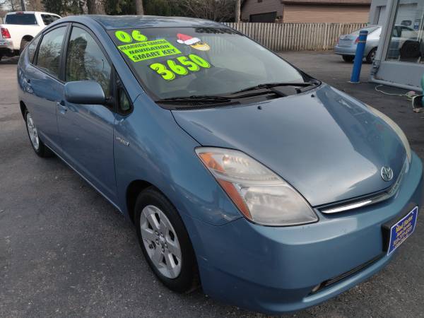 2006 prius nice options - cars & trucks - by dealer - vehicle... for sale in Cedar Falls, IA – photo 4