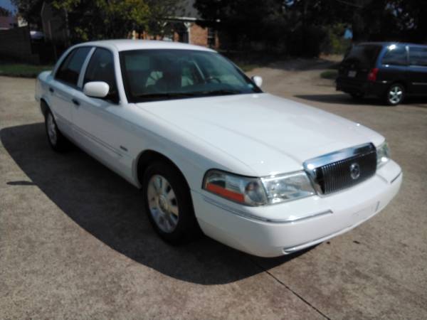2004 MERCURY GRAND MARQUIS 90K MILES LOADED LEATHER SUPERCLEAN -... for sale in Mesquite, TX – photo 4