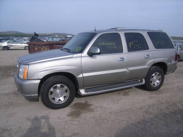 CADILLAC ESCALADE 2002 - cars & trucks - by owner - vehicle... for sale in Maspeth, NY – photo 4