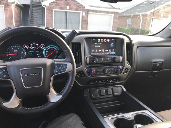 GMC SIERRA 2500HD DENALI 4X4 2018 - cars & trucks - by owner -... for sale in Houston, TX – photo 3
