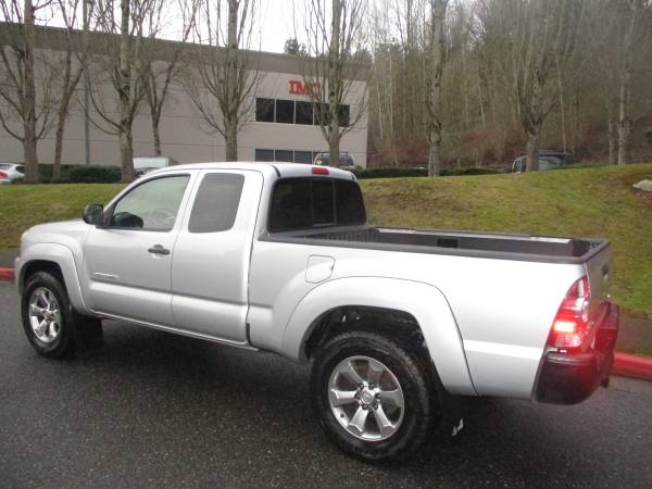 2011 Toyota Tacoma Access Cab SR5 4WD --5speed, Backup Cam, Clean-- for sale in Kirkland, WA – photo 7
