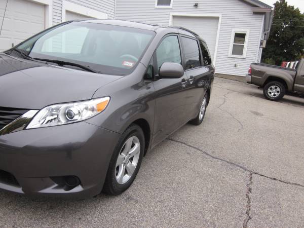 2011 Toyota Sienna LE 7 Passenger 4dr Mini Van V6 Auto 108K $10950 for sale in East Derry, MA – photo 6