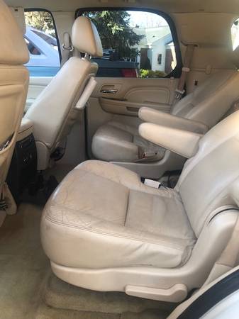 2007 Cadillac Escalade-great deal - cars & trucks - by owner -... for sale in Flushing, MI – photo 6