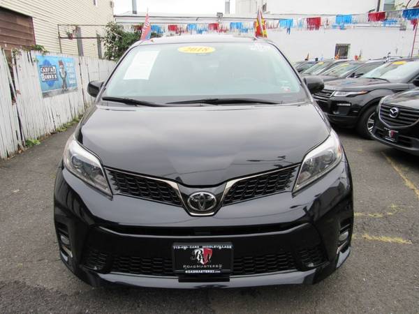 Take a look at this 2018 Toyota Sienna-queens for sale in Middle Village, NY – photo 2