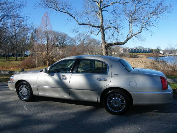 2006 Lincoln Town Car Signature Limited Leather Must Be Seen... for sale in East Providence, RI – photo 9