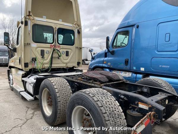 2013 Freightliner Cascadia 125 - No data - cars & trucks - by dealer... for sale in Addison, IL – photo 3