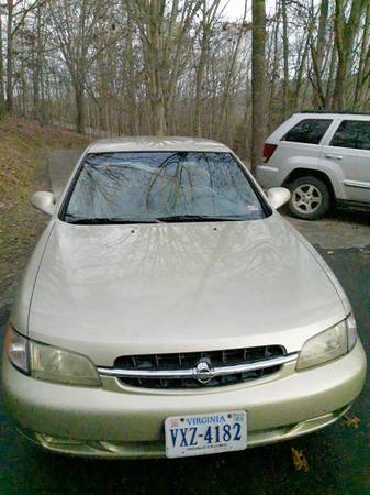 Nissan Altima for Sale - cars & trucks - by owner - vehicle... for sale in Blacksburg, VA – photo 2