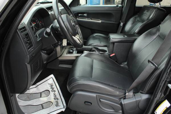 2011 JEEP LIBERTY 4X4 Navi Bluetooth Leather 90 Day Warranty for sale in Highland, IL – photo 12