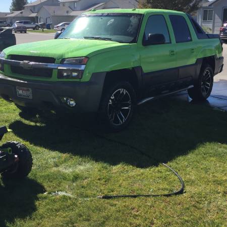 2005 avalanche lime green for sale in Mountain Home, ID – photo 2