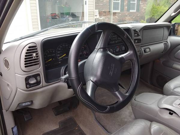 99 GMC Suburban SLT 4wd - Just up from Florida ! for sale in Hudson, OH – photo 6