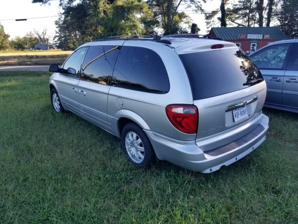 2005 Chrysler Town & Country, Touring - - by dealer for sale in Virginia Beach, VA – photo 4
