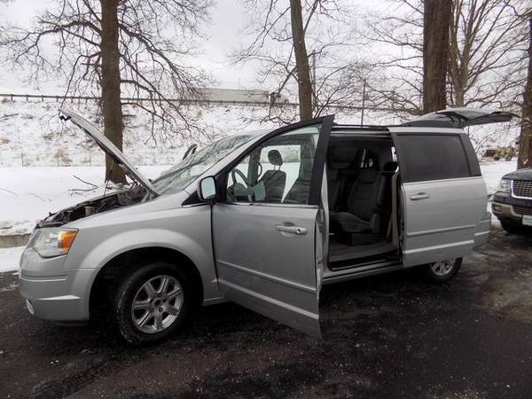 2008 Chrysler Town Country 4dr Wgn Touring - - by for sale in Norton, OH – photo 19