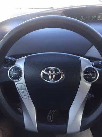 2014 TOYOTA PRIUS ~RUNS AND DRIVES GREAT~COMMUTER MUST HAVE~NAVIGATION for sale in Tracy, CA – photo 13