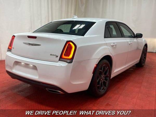 2020 Chrysler 300 Series S AWD S 4dr Sedan We Can Get You Approved for sale in Temple Hills, District Of Columbia – photo 7