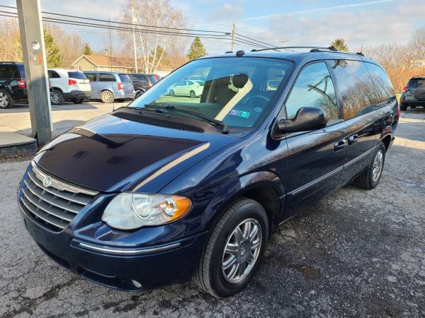 2005 Chrysler Town & Country Limited 131K Pennsylvania One Owner -... for sale in Oswego, NY – photo 3