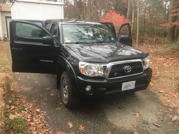 2011 DCSB 4x4 SR5 manual $19,000 obo - cars & trucks - by owner -... for sale in North Kingstown, RI – photo 7