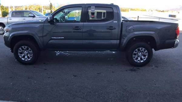 2018 Toyota Tacoma RWD Crew Cab Pickup SR5 Double Cab 5' Bed V6 4x2 AT for sale in Redding, CA – photo 8