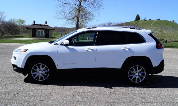 2018 Jeep Cherokee Limited - 4WD 2 4L I4 (562870) for sale in Dassel, MN – photo 7