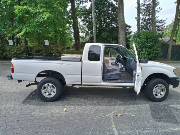 2000 Toyota Tacoma prerunner 4 CYLINDER auto - - by for sale in Lawrenceville, GA – photo 13