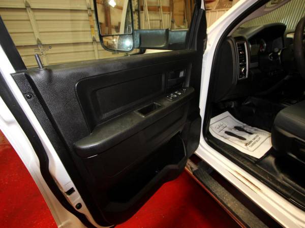 2018 RAM 3500 Chassis Cab Tradesman 4WD Crew Cab 60 CA 172.4 W -... for sale in Evans, WY – photo 13
