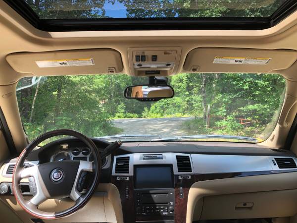 2009 Cadillac Escalade, Only 104K Miles, Navigation, Roof, Very for sale in New Gloucester, ME – photo 9