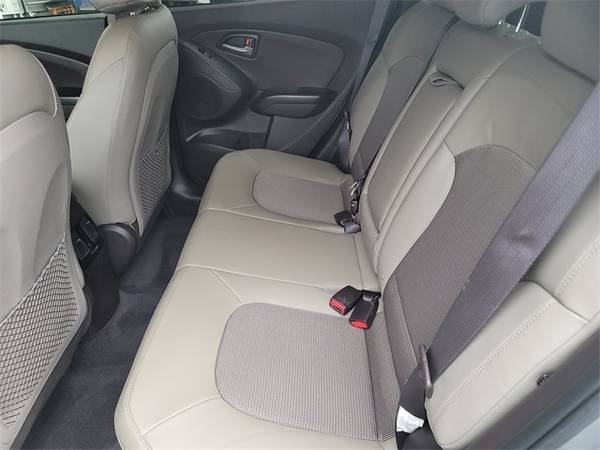 *2015* *Hyundai* *Tucson* *SE* - cars & trucks - by dealer - vehicle... for sale in Porterville, CA – photo 23