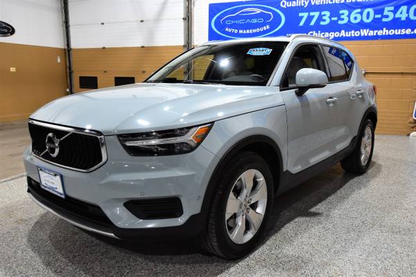 2019 Volvo XC40 T5 AWD Momentum - - by dealer for sale in Chicago, IA – photo 4