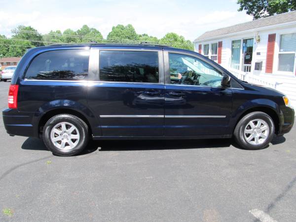 2010 CHRYSLER TOWN & COUNTRY TOURING, LEATHER, 3/5 POWER TRAIN WTY -... for sale in LOCUST GROVE, VA 22508, VA – photo 8